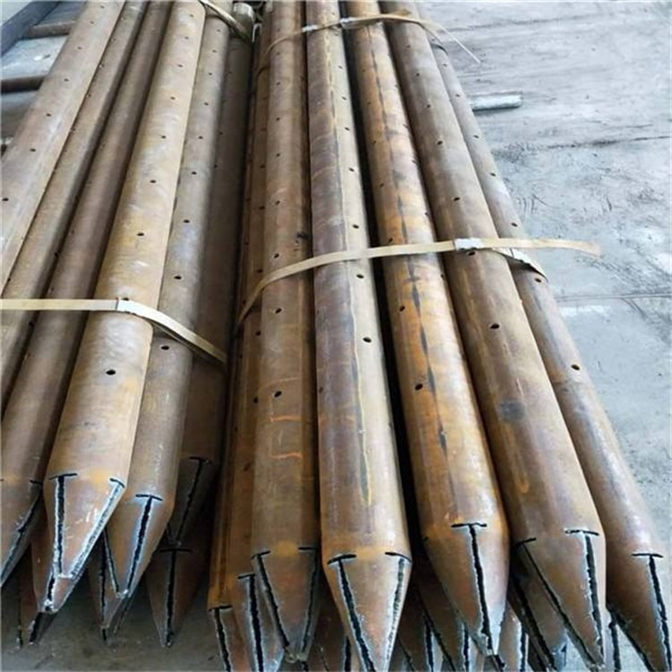 鋼花注漿管廠家研發(fā)應(yīng)用如同新生命的孕育，布滿了未知和挑戰(zhàn)